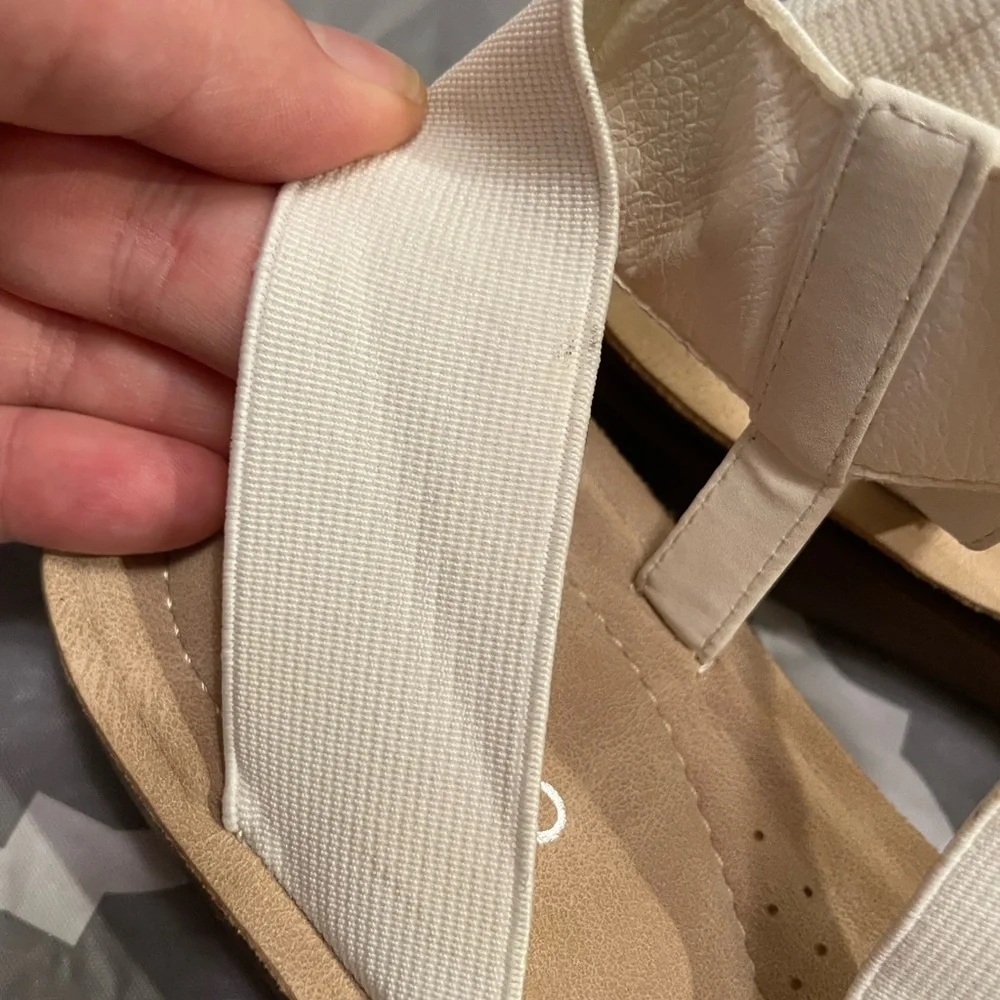 Andiamo Size 9W White Stretch Comfort Sandal Padded Soles
